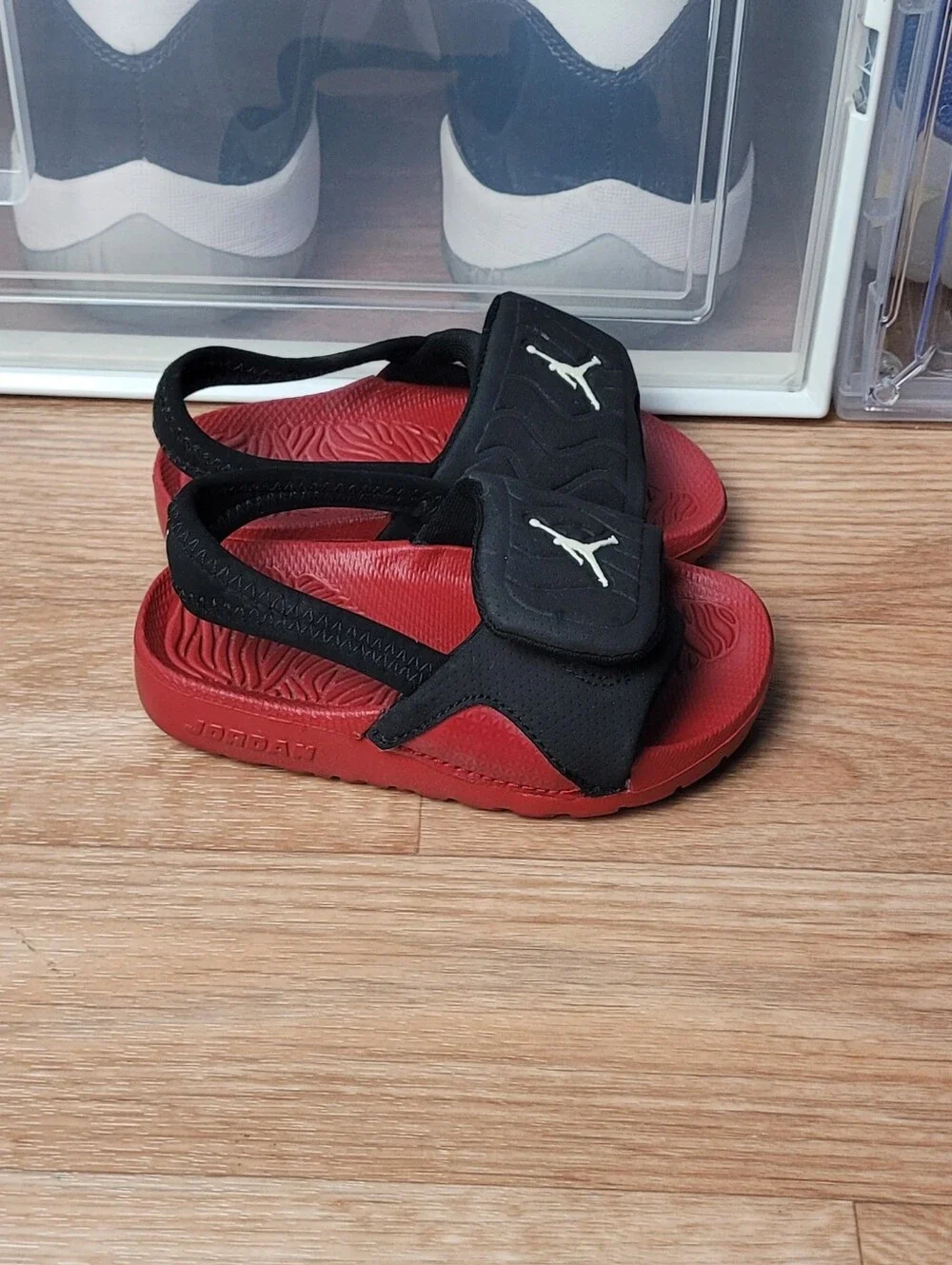 Jordan Kids Slip On Sandels Size 7c